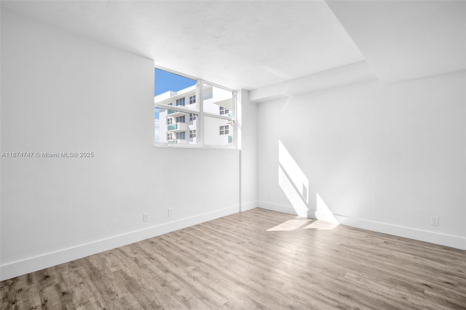 Photo of 3001 Ocean Dr  #1231, Hollywood, Florida, 33019 - 