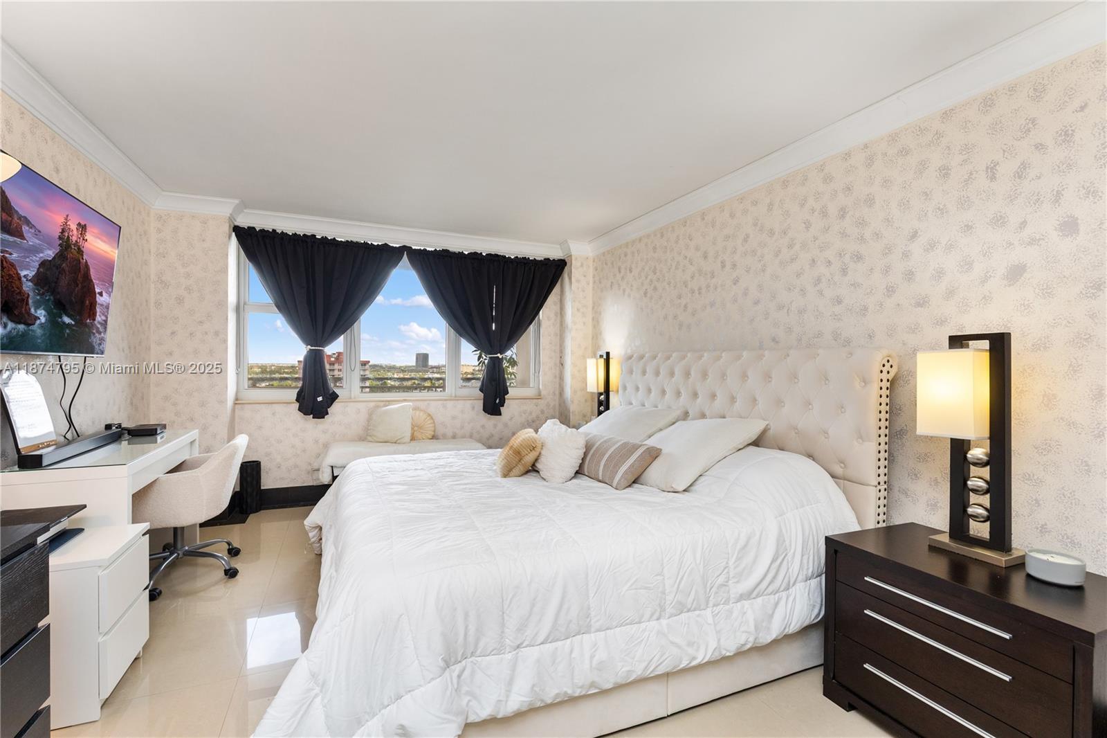 Photo of 3180 Ocean Dr  #1517, Hallandale Beach, Florida, 33009 - 