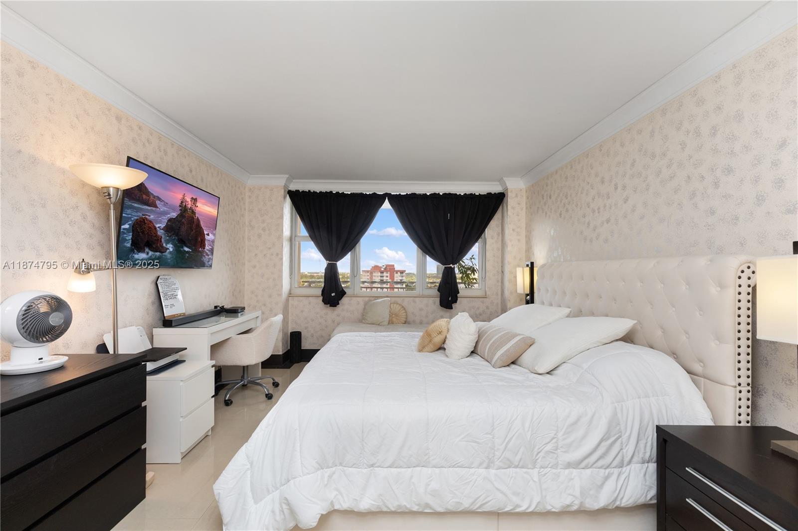 Photo of 3180 Ocean Dr  #1517, Hallandale Beach, Florida, 33009 - 