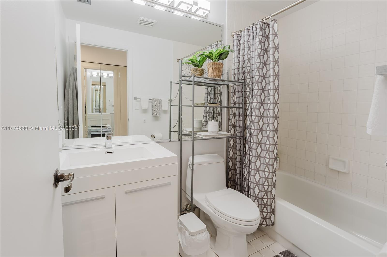 Photo of 21195 Helmsman Dr  (21195), Aventura, Florida, 33180 - 
