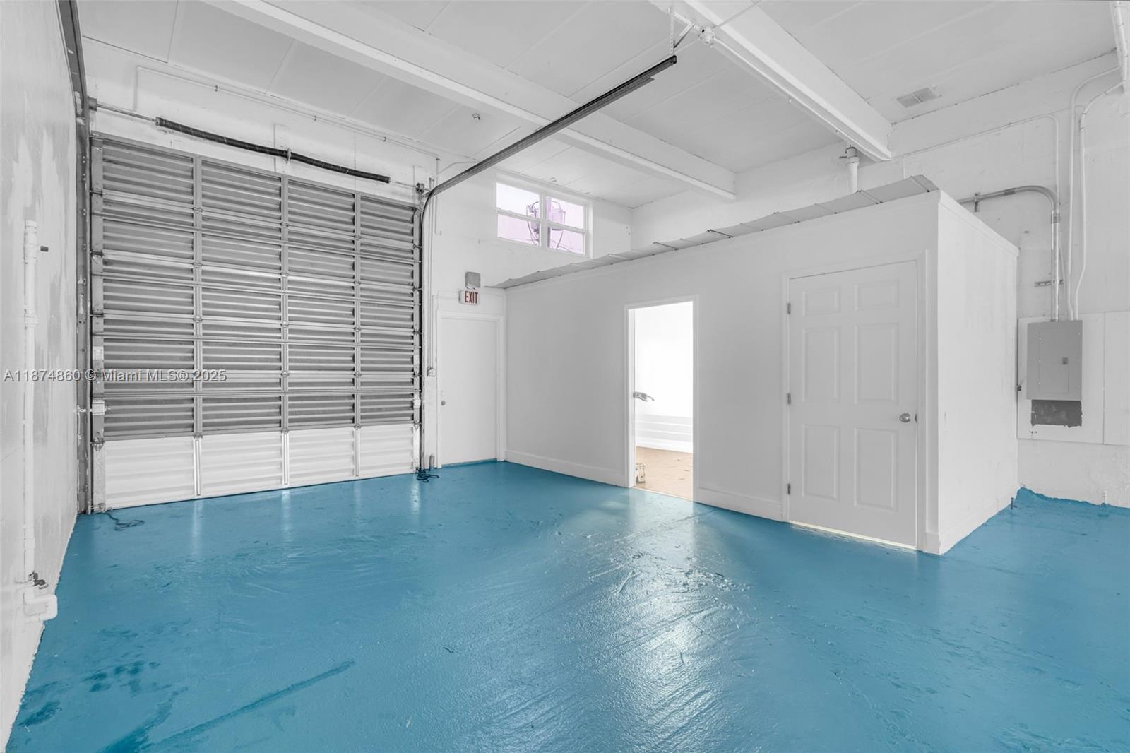 See details 2322 / sq. ft. $ 2025-09-08 0 Photo