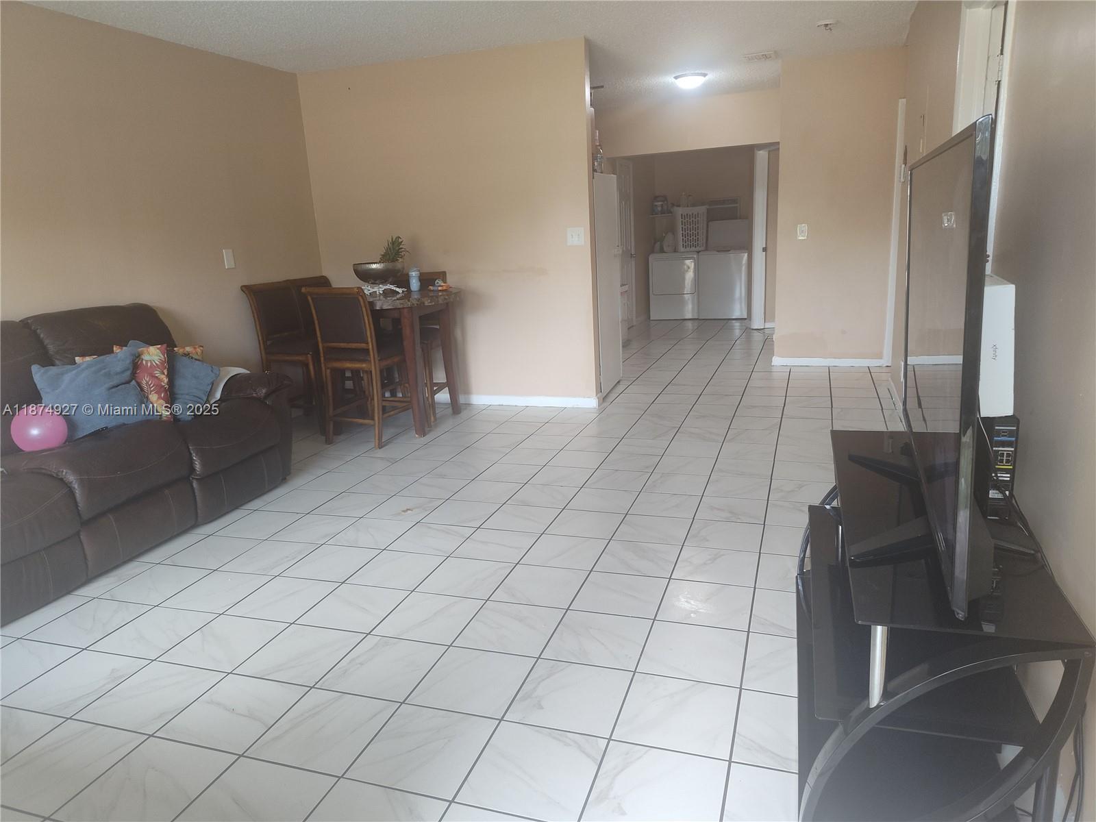   /  2204 sq. ft. $ 2025-09-09 0 Photo