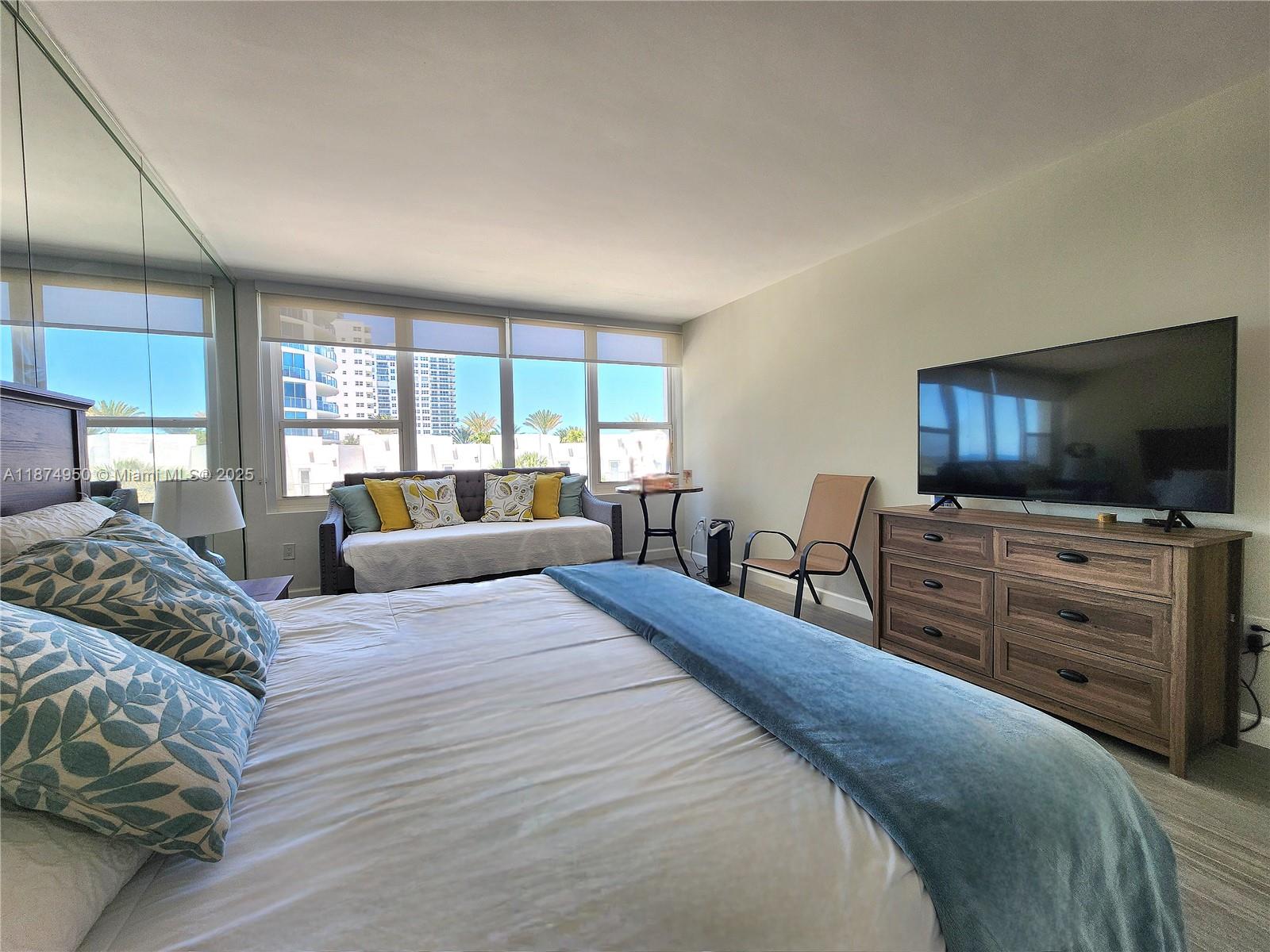 Photo of 3505 Ocean Dr  #312, Hollywood, Florida, 33019 - 