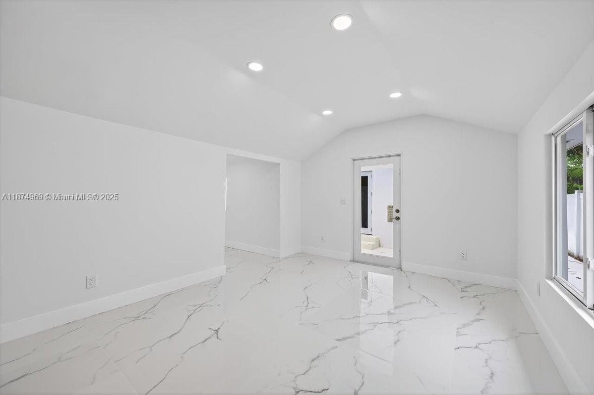   /  2151 sq. ft. $ 2025-09-09 0 Photo