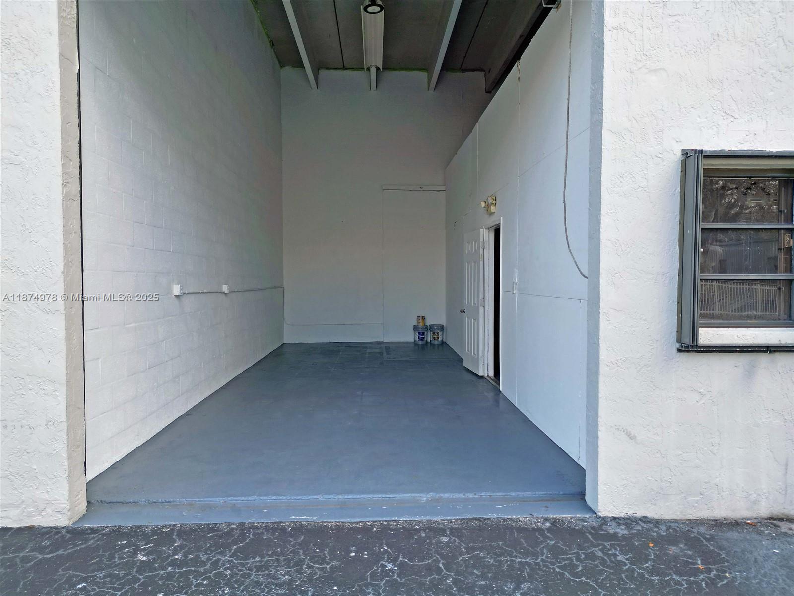 8  /   sq. ft. $ 2025-09-09 0 foto