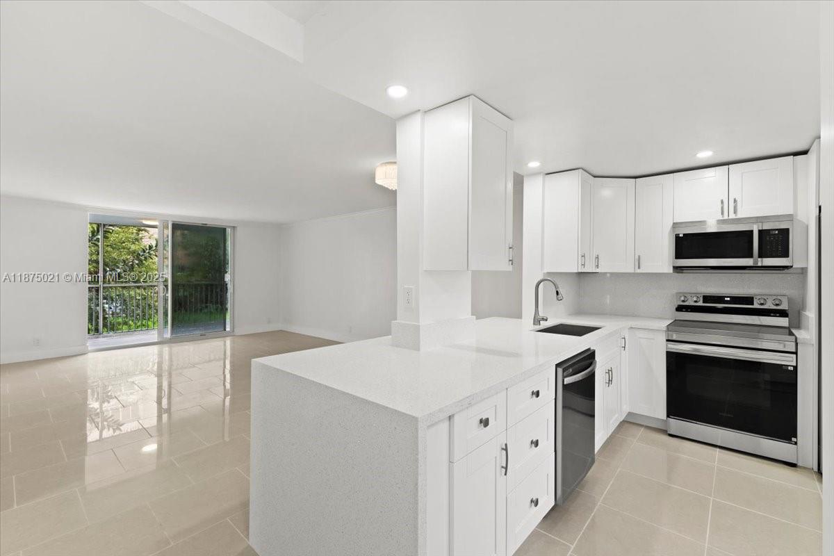 Photo of 319 14th Ave  #201, Hallandale Beach, Florida, 33009 - 