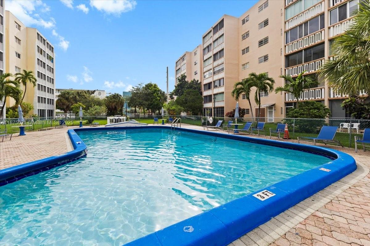 Photo of 319 14th Ave  #201, Hallandale Beach, Florida, 33009 - 