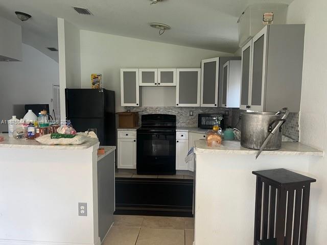 12418 4 / 3 1827 sq. ft. $ 2025-10-05 0 foto