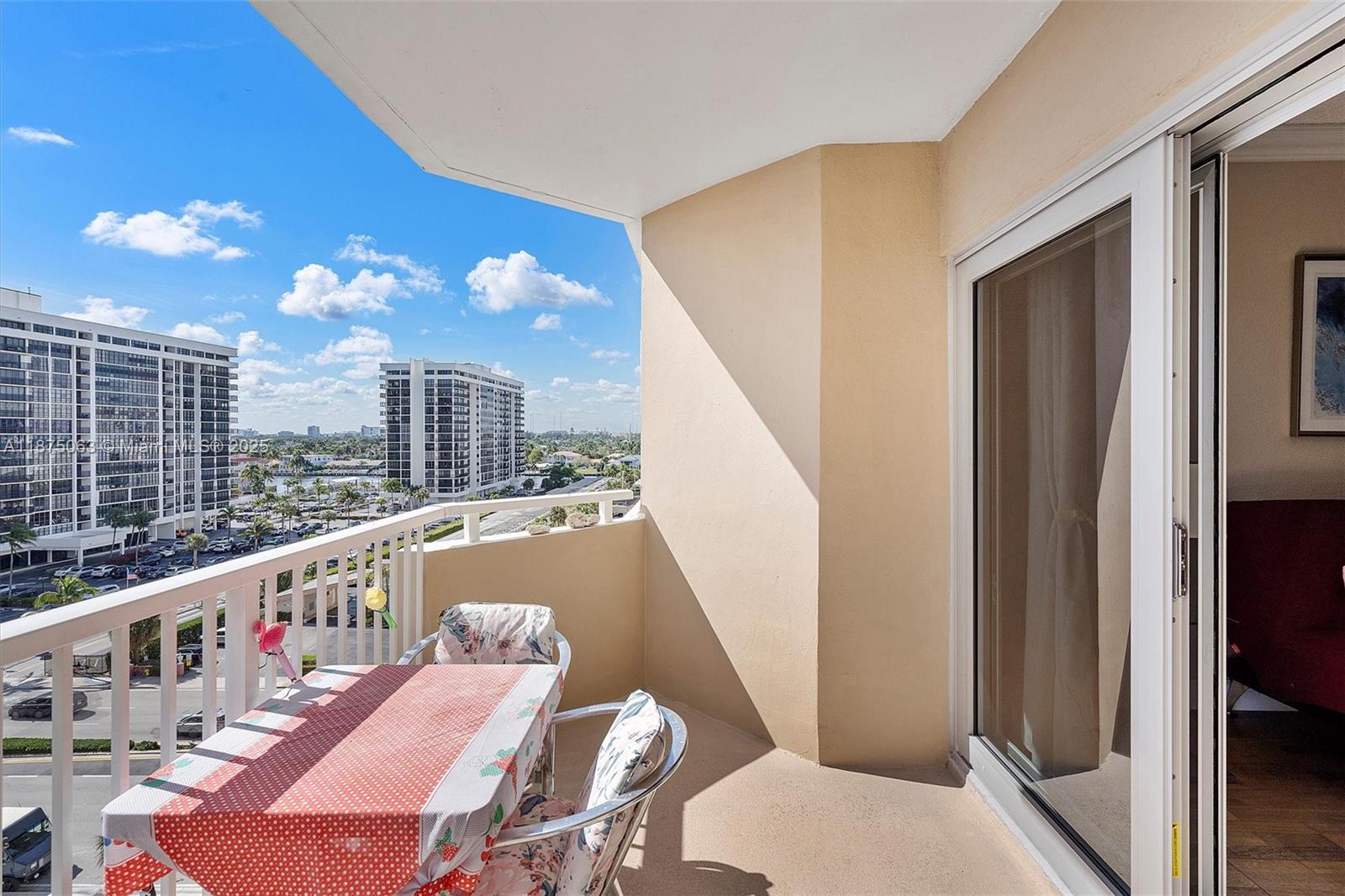 See details 7N 1 / 2 870 sq. ft. $ 2025-09-09 0 Photo