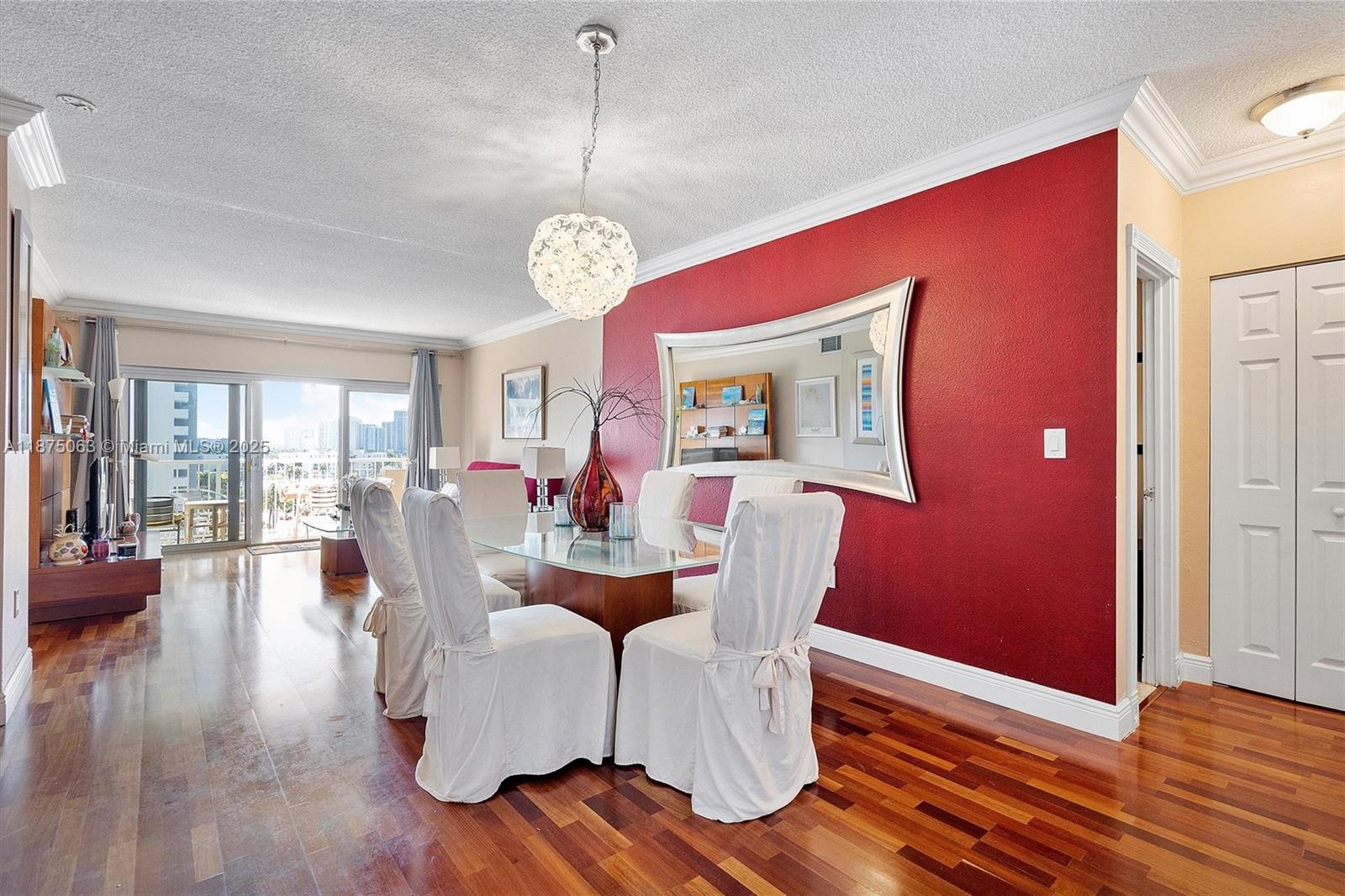 See details 7N 1 / 2 870 sq. ft. $ 2025-09-09 0 Photo