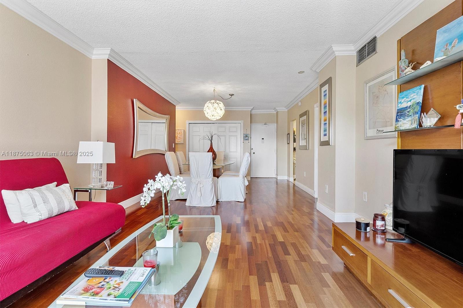 See details 7N 1 / 2 870 sq. ft. $ 2025-09-09 0 Photo