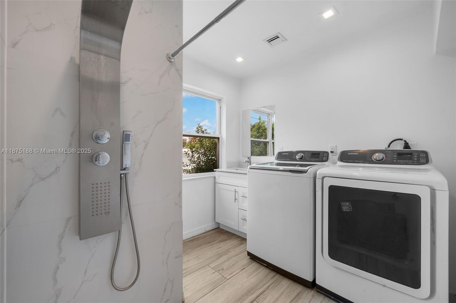 See details / 2116 sq. ft. $ 2025-09-09 0 Photo