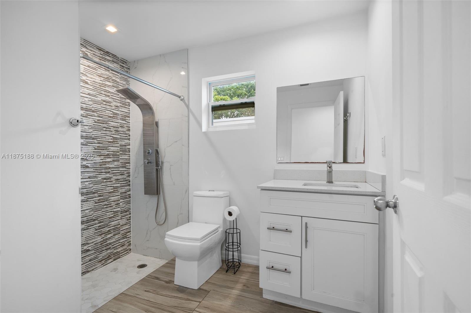 See details / 2116 sq. ft. $ 2025-09-09 0 Photo