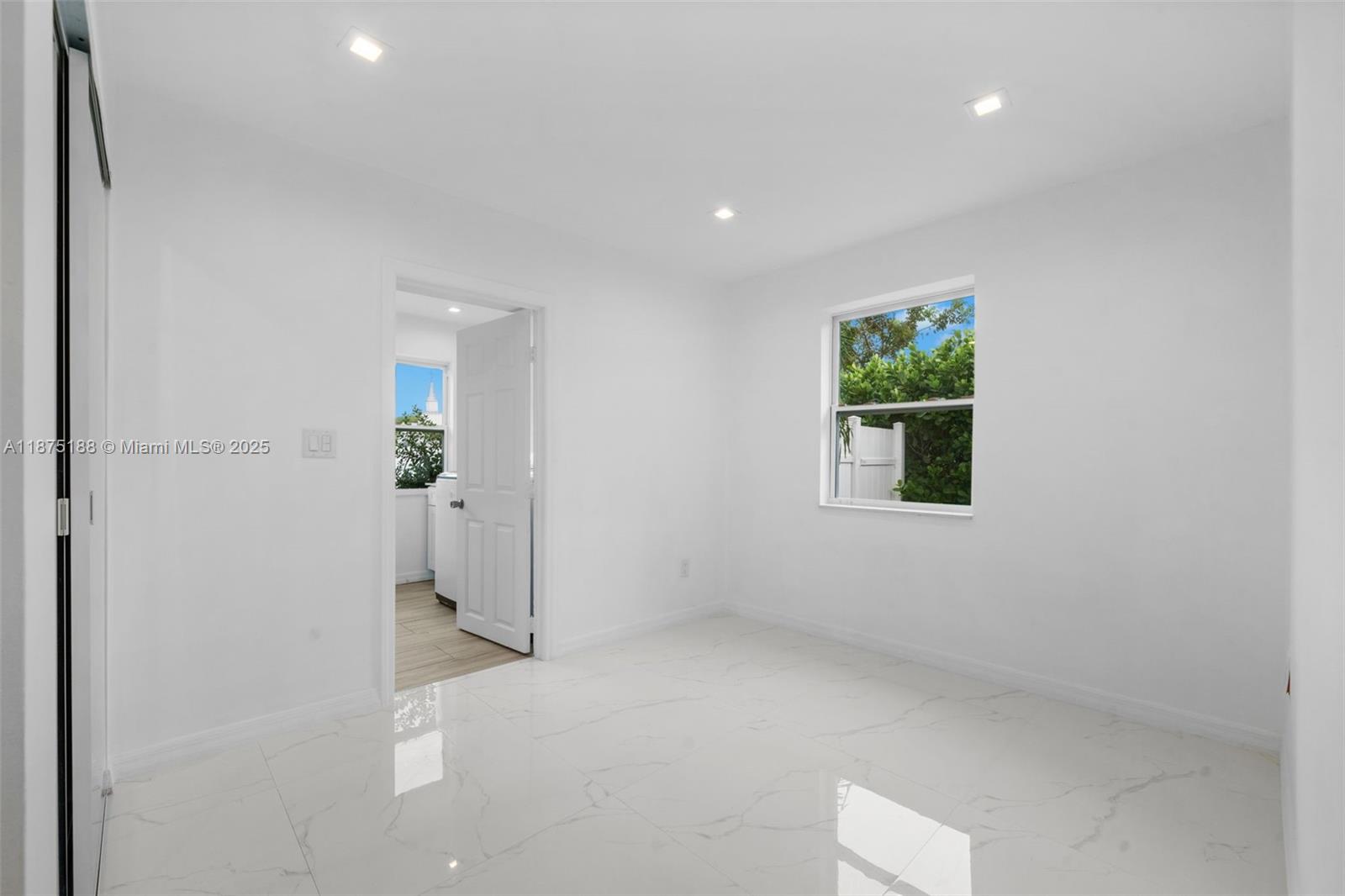 See details / 2116 sq. ft. $ 2025-09-09 0 Photo