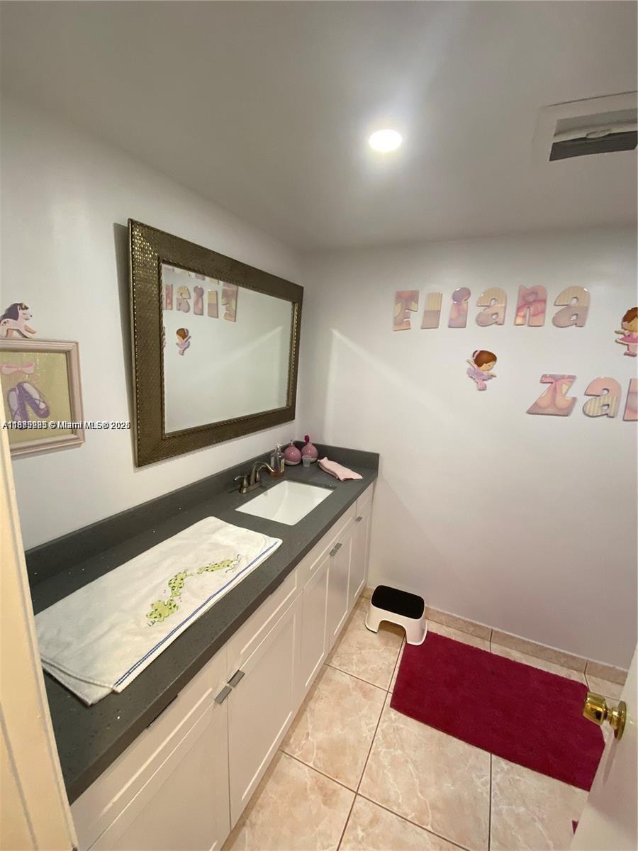 315-3 2 / 2 1674 sq. ft. $ 2025-09-09 0 Photo