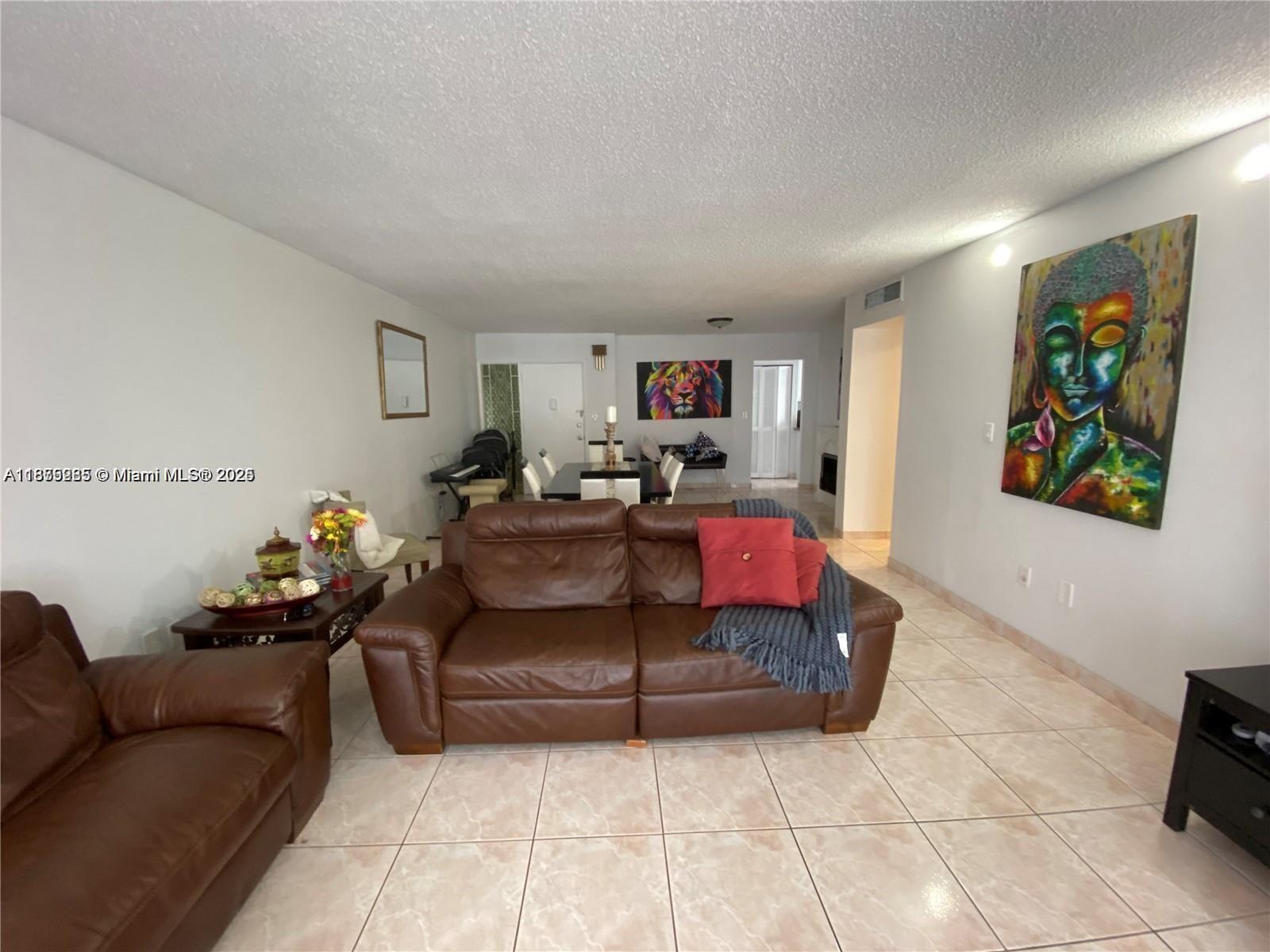 315-3 2 / 2 1674 sq. ft. $ 2025-09-09 0 Photo