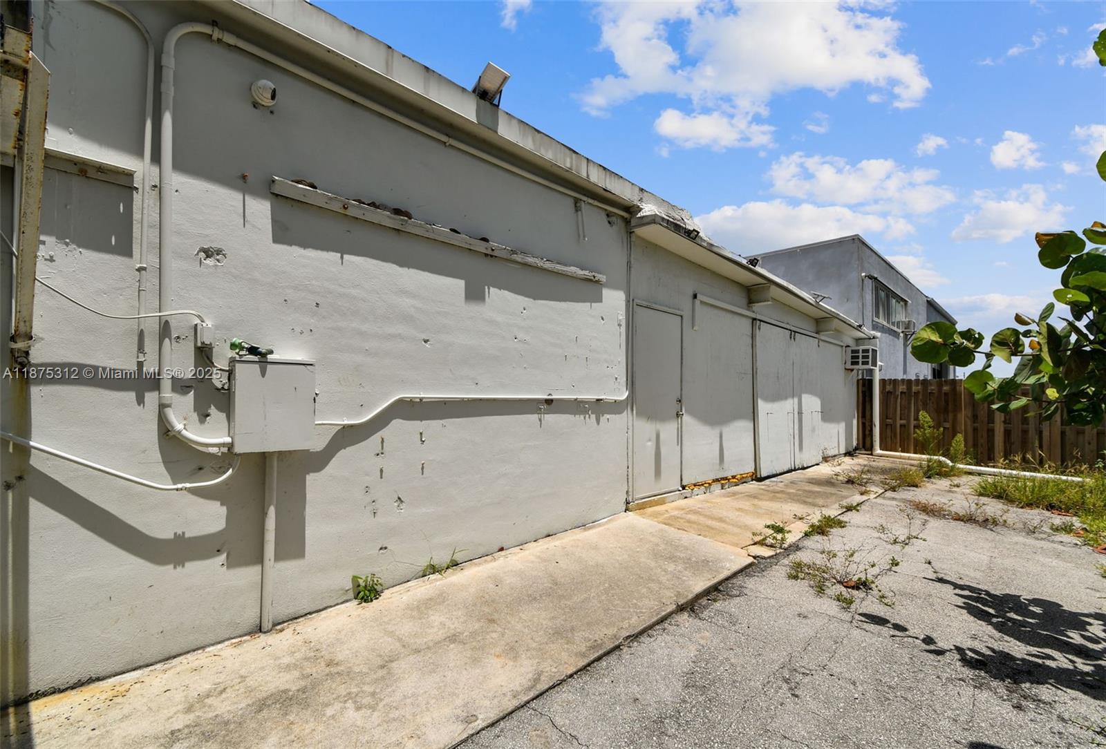   /   sq. ft. $ 2025-09-09 0 Photo