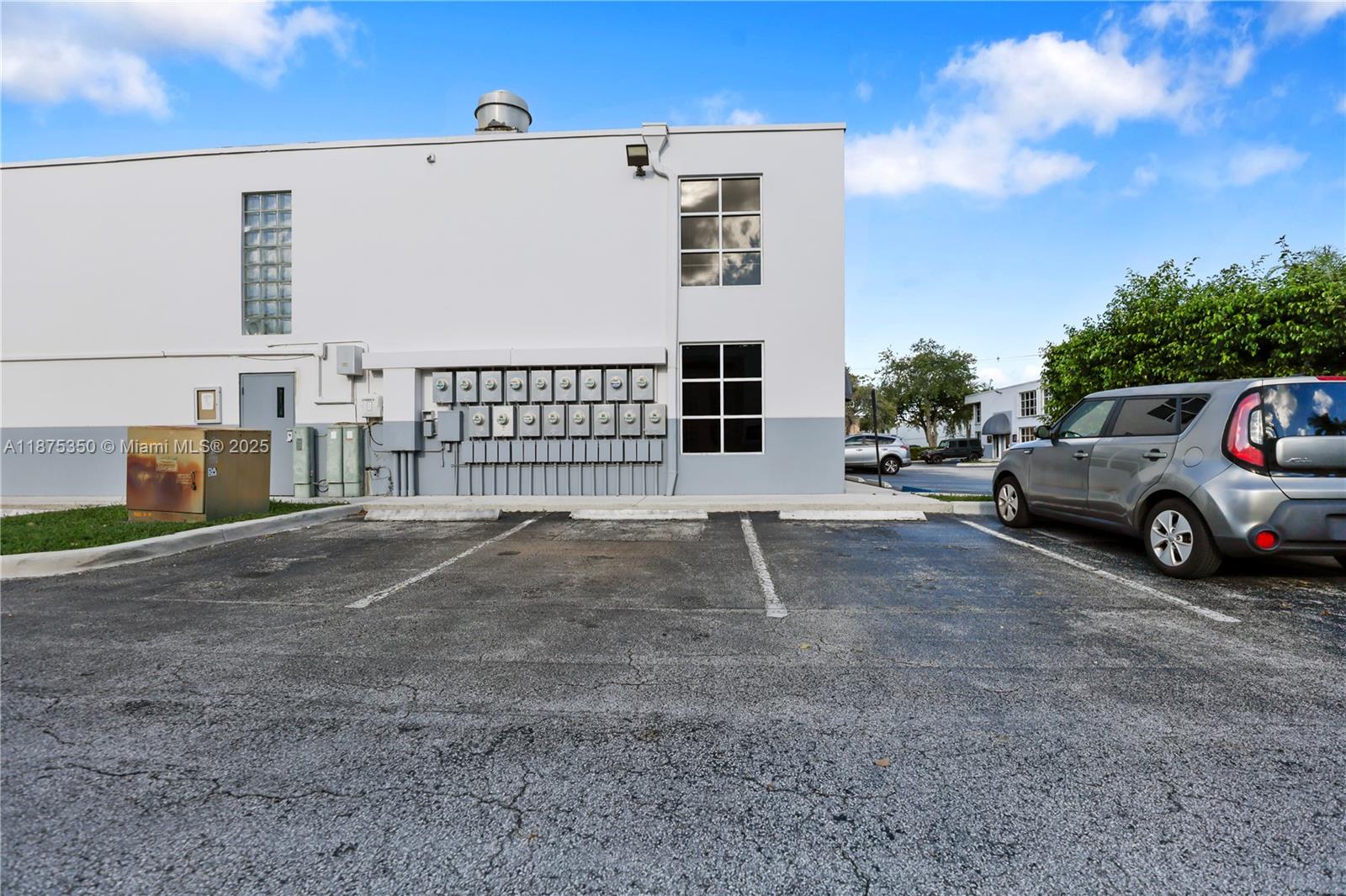 9  /   sq. ft. $ 2025-09-09 0 Photo