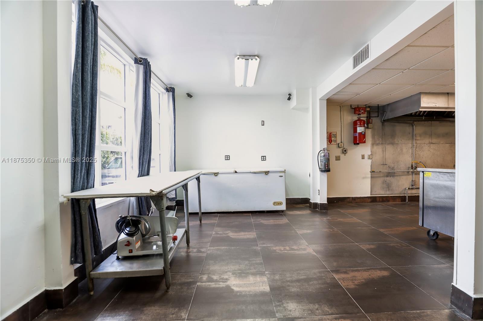 9  /   sq. ft. $ 2025-09-09 0 Photo