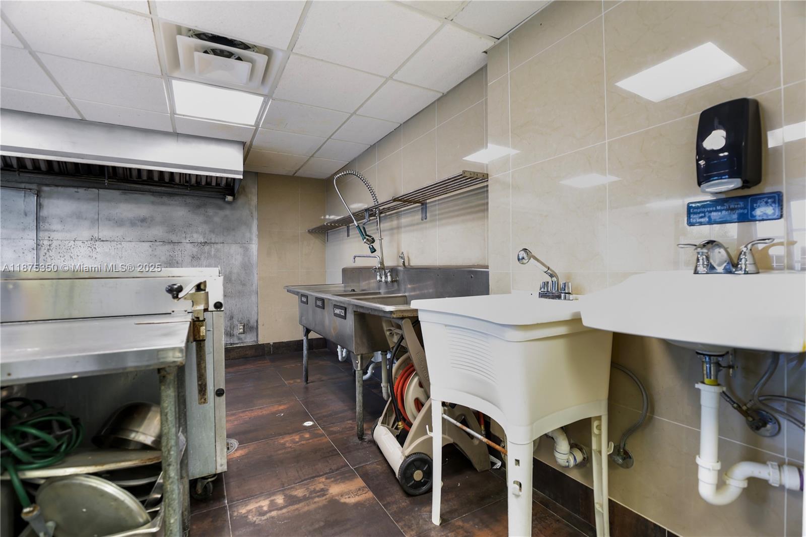 9  /   sq. ft. $ 2025-09-09 0 Photo