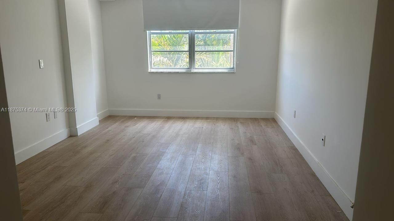 See details 230 2 / 2 1120 sq. ft. $ 2025-09-09 0 Photo