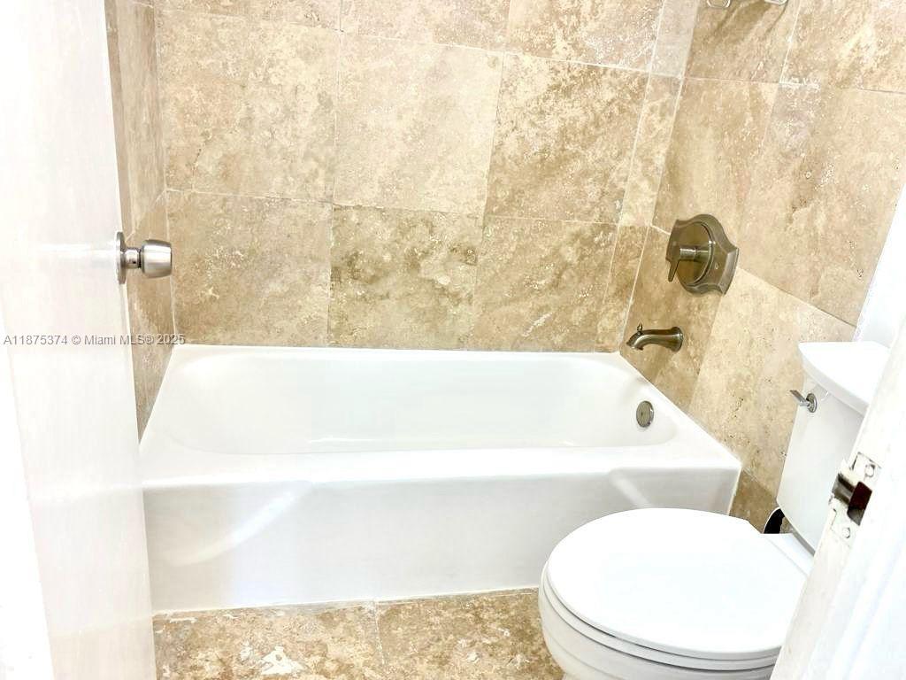 See details 230 2 / 2 1120 sq. ft. $ 2025-09-09 0 Photo