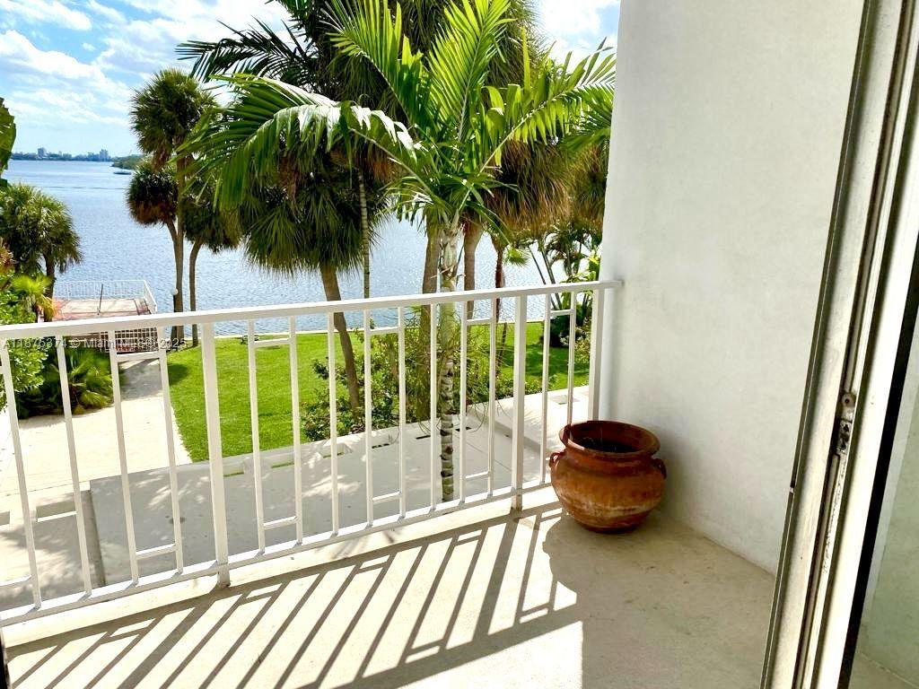 See details 230 2 / 2 1120 sq. ft. $ 2025-09-09 0 Photo