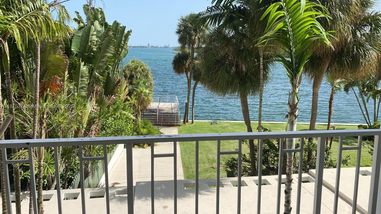 See details 230 2 / 2 1120 sq. ft. $ 2025-09-09 0 Photo