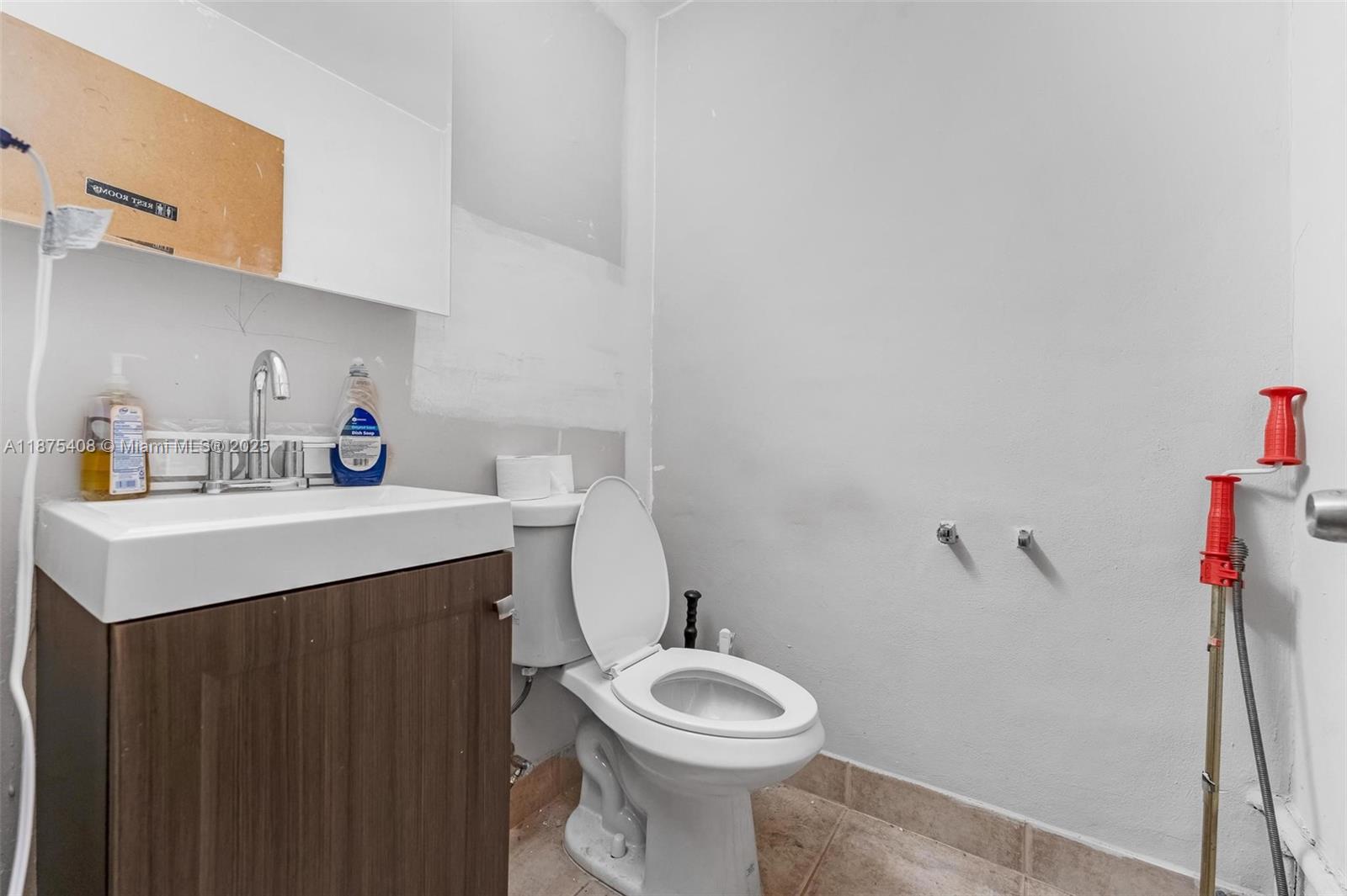 7 (aka # 2215)  /   sq. ft. $ 2025-09-09 0 Photo