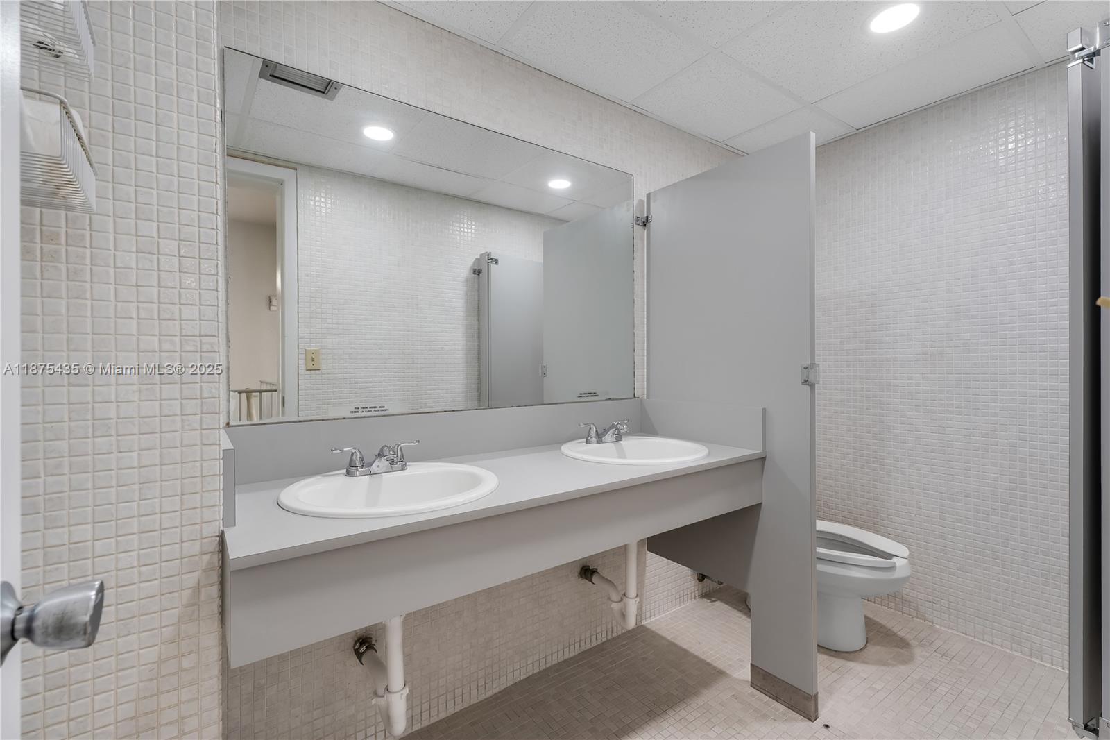   /   sq. ft. $ 2025-09-09 0 Photo