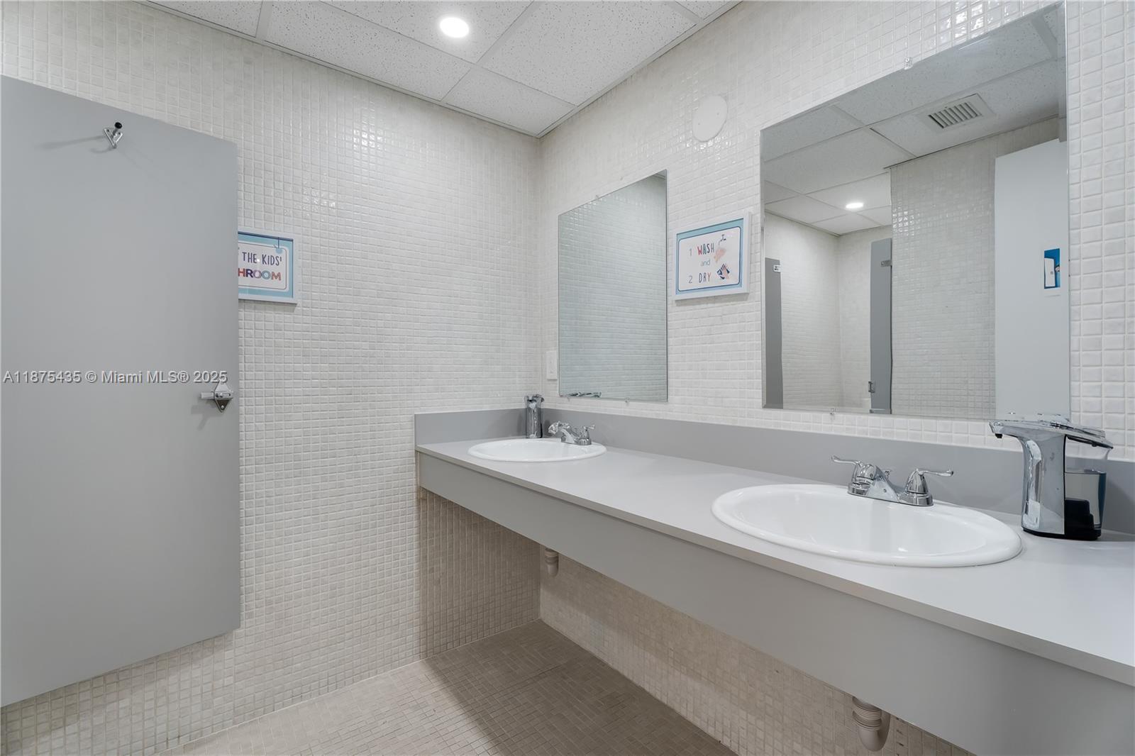   /   sq. ft. $ 2025-09-09 0 Photo