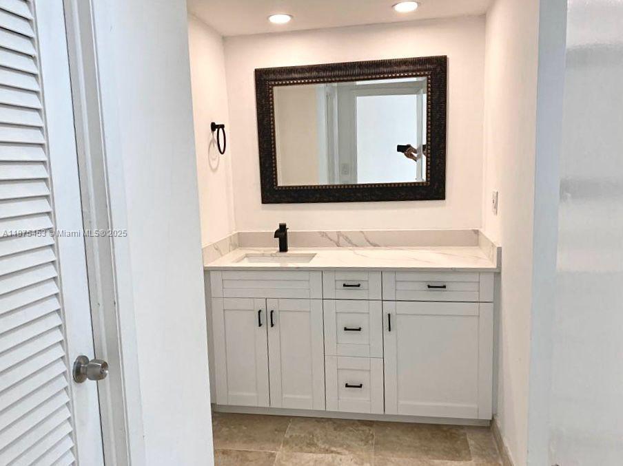 230 2 / 2 1120 sq. ft. $ 2025-09-10 0 Photo