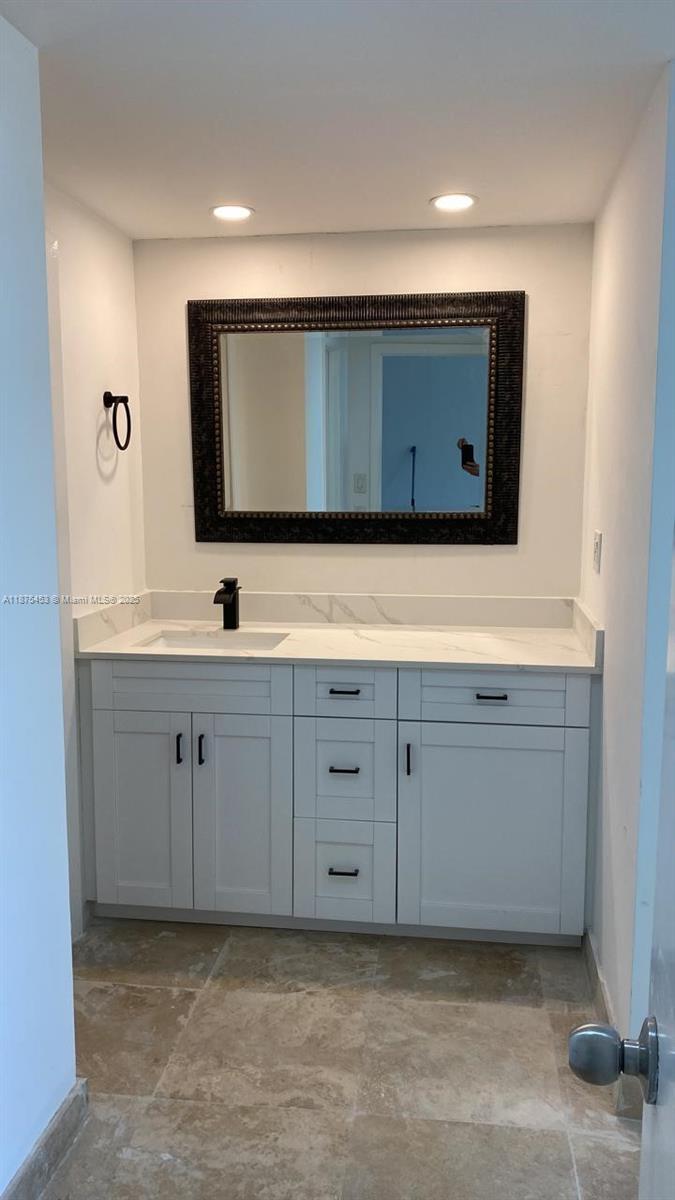 230 2 / 2 1120 sq. ft. $ 2025-09-10 0 Photo