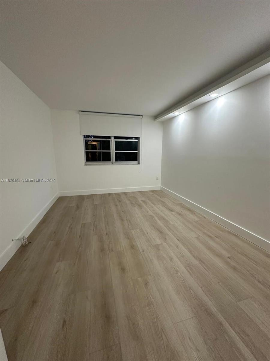 230 2 / 2 1120 sq. ft. $ 2025-09-10 0 Photo