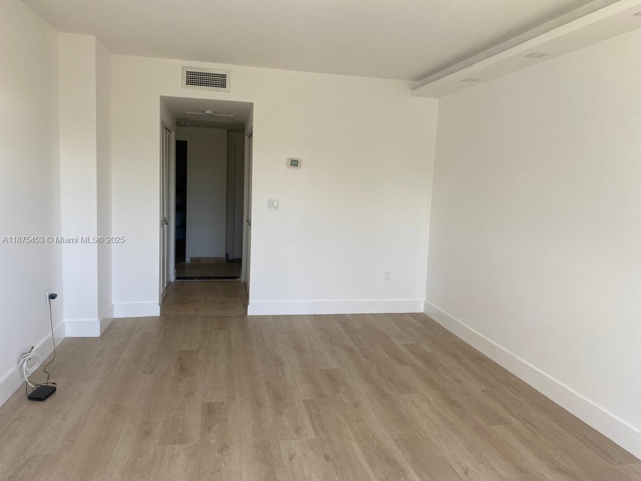 230 2 / 2 1120 sq. ft. $ 2025-09-10 0 Photo