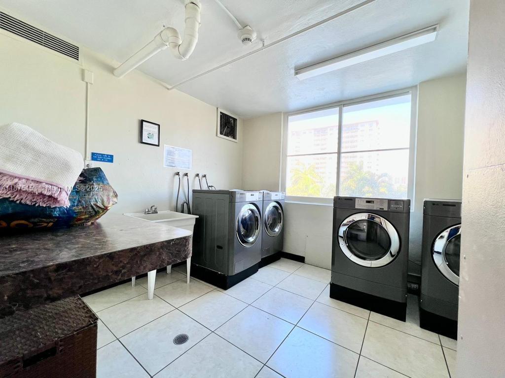230 2 / 2 1120 sq. ft. $ 2025-09-10 0 Photo