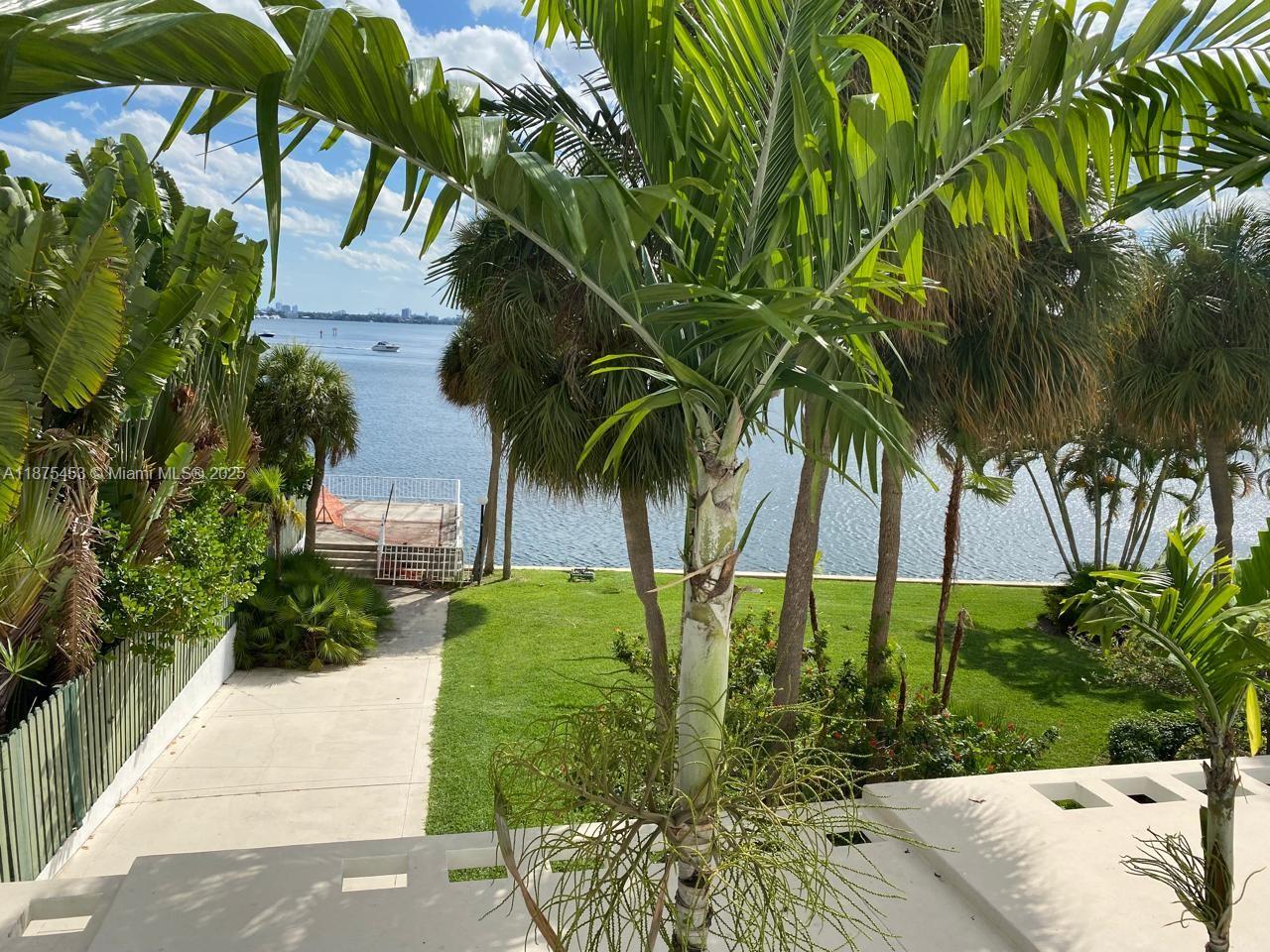 230 2 / 2 1120 sq. ft. $ 2025-09-10 0 Photo