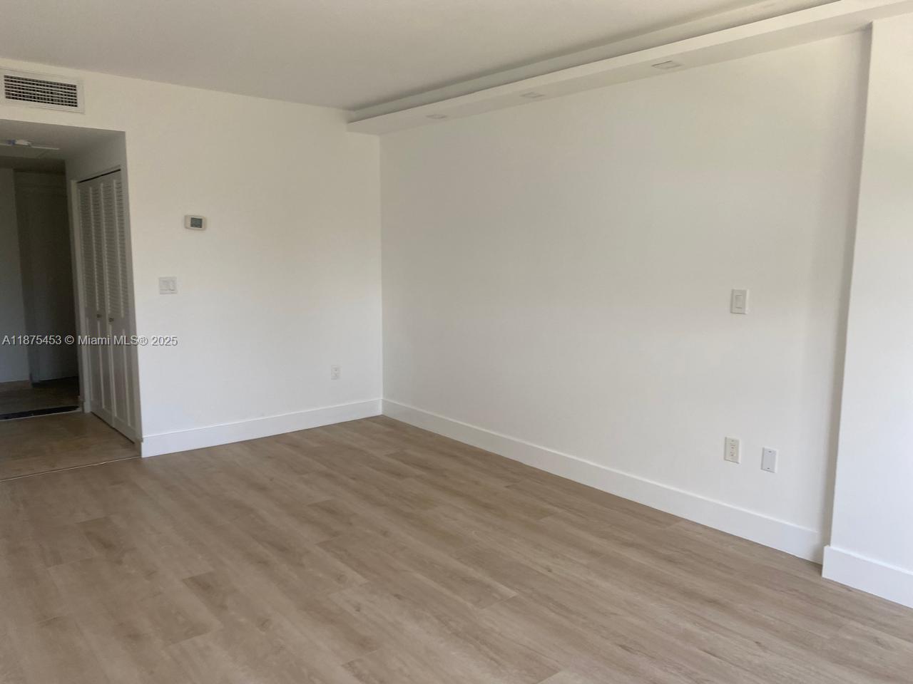 230 2 / 2 1120 sq. ft. $ 2025-09-10 0 Photo