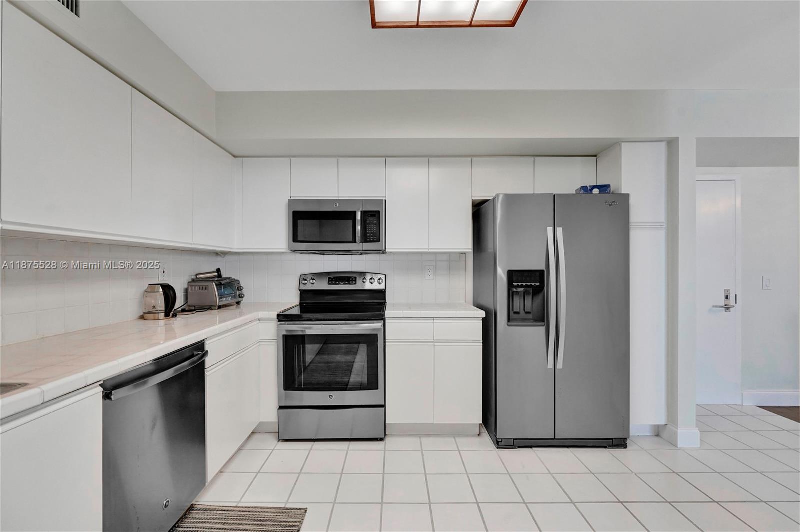 Photo of 3500 Mystic Pointe Dr  #3302, Aventura, Florida, 33180 - 