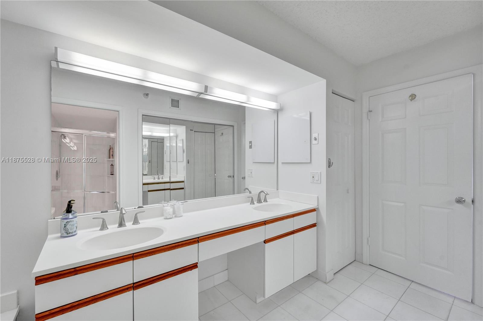 Photo of 3500 Mystic Pointe Dr  #3302, Aventura, Florida, 33180 - 