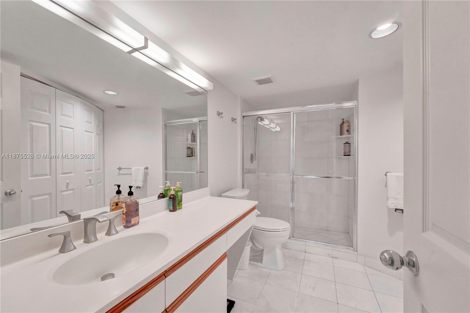 Photo of 3500 Mystic Pointe Dr  #3302, Aventura, Florida, 33180 - 