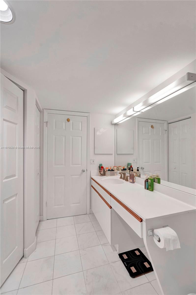 Photo of 3500 Mystic Pointe Dr  #3302, Aventura, Florida, 33180 - 