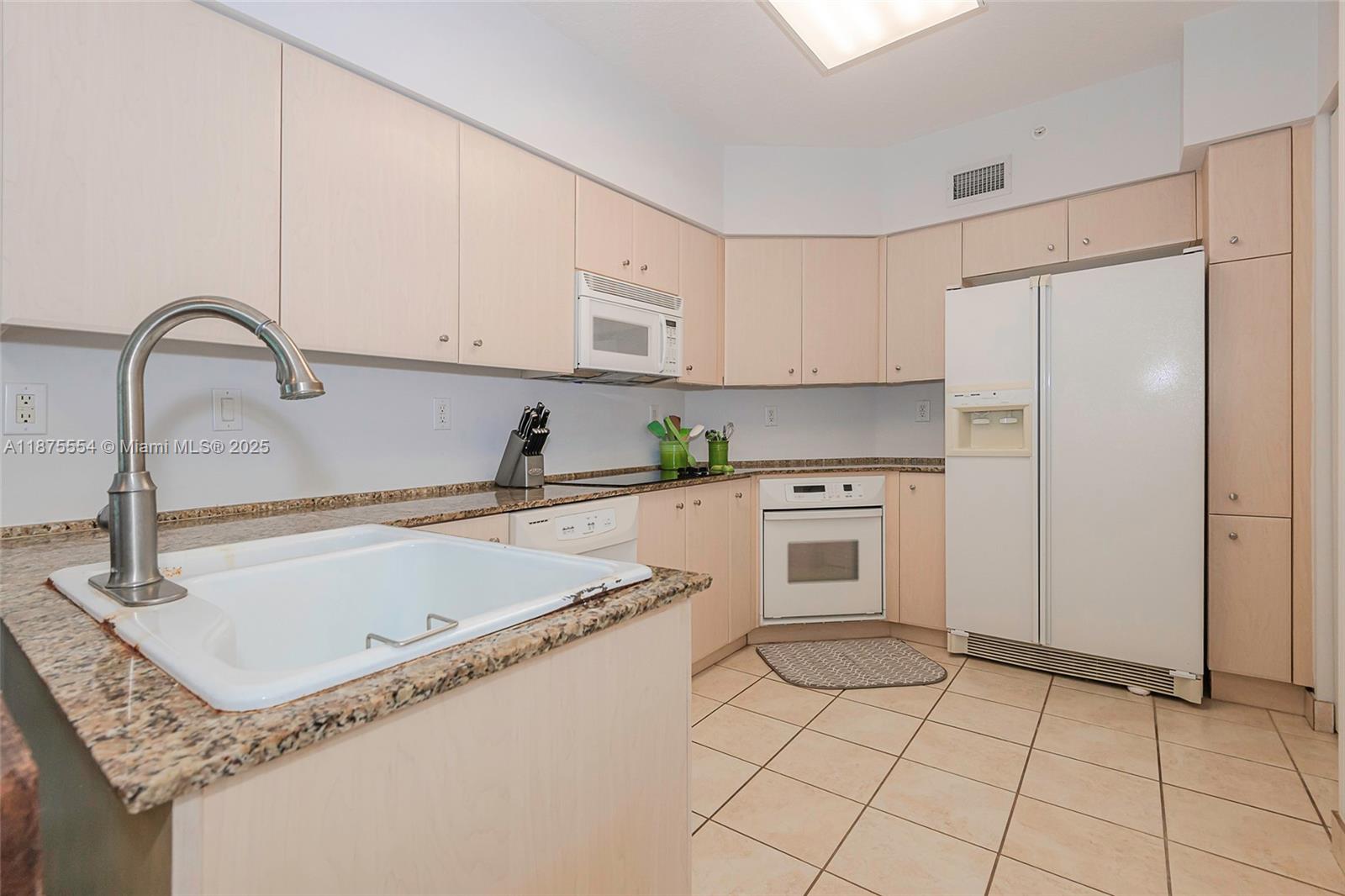 Photo of 3370 Hidden Bay Dr  #906, Aventura, Florida, 33180 - 