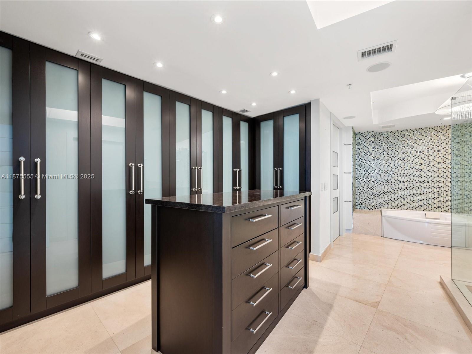 See details 1209 3 / 3 4045 sq. ft. $ 2025-09-09 0 Photo