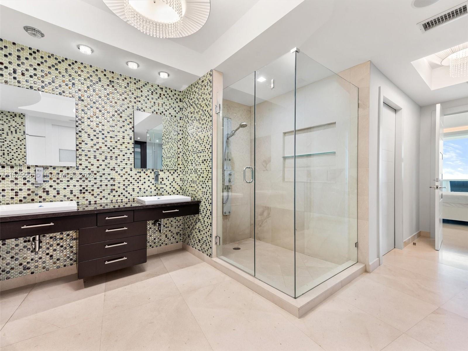 See details 1209 3 / 3 4045 sq. ft. $ 2025-09-09 0 Photo