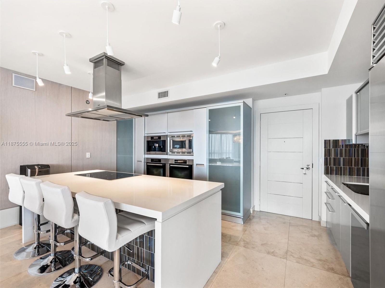 See details 1209 3 / 3 4045 sq. ft. $ 2025-09-09 0 Photo