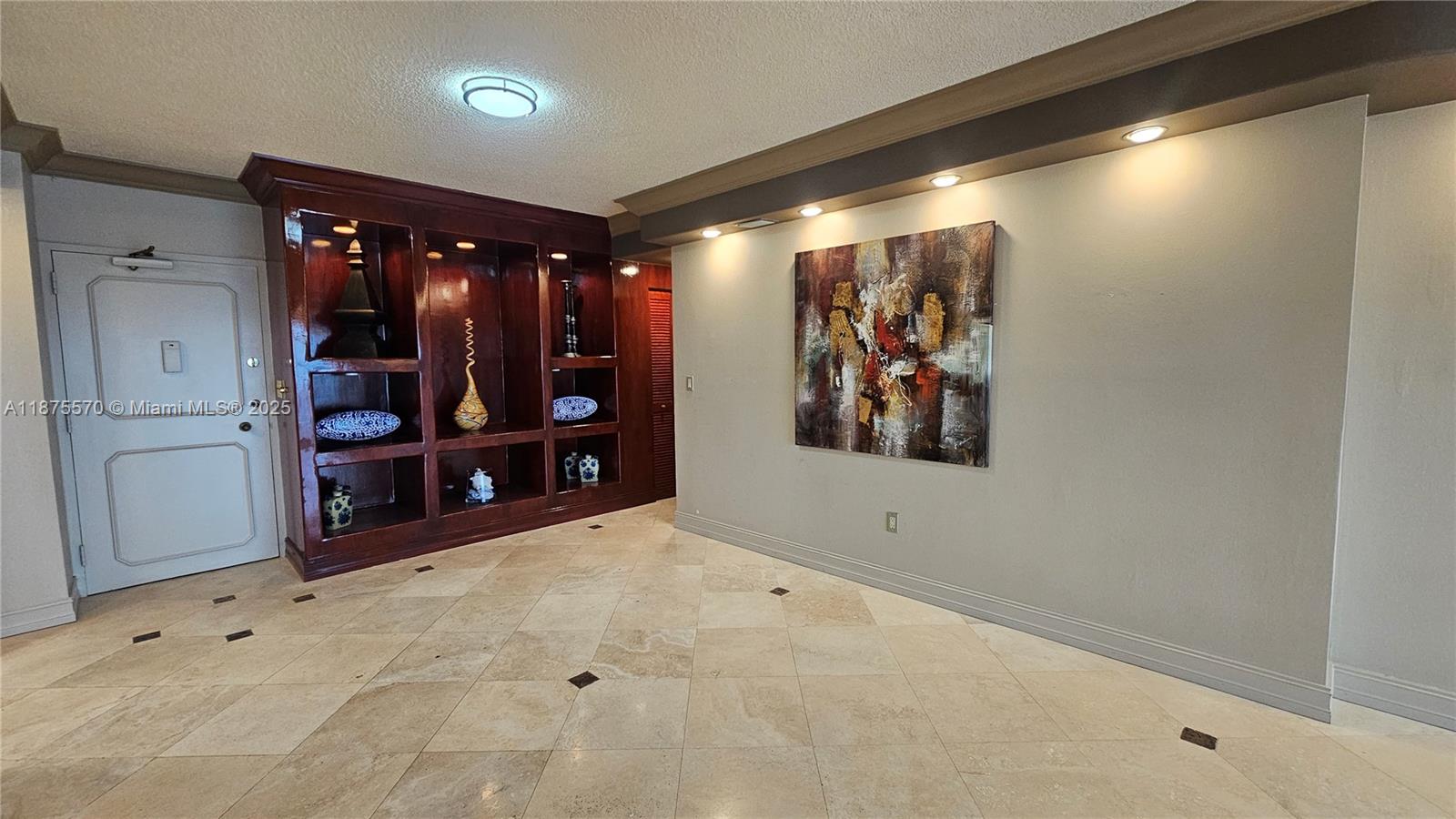20A 1 / 2 870 sq. ft. $ 2025-09-22 0 Photo