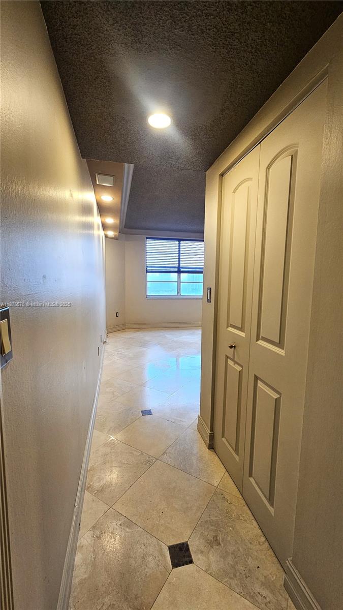 20A 1 / 2 870 sq. ft. $ 2025-09-22 0 Photo