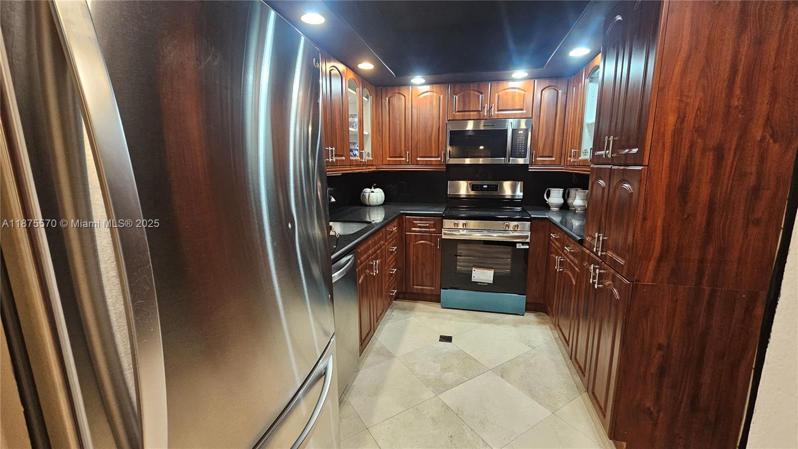 20A 1 / 2 870 sq. ft. $ 2025-09-22 0 Photo