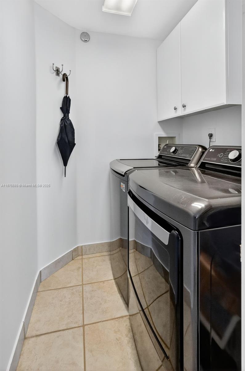 Photo of 3370 Hidden Bay Dr  #1808, Aventura, Florida, 33180 - 